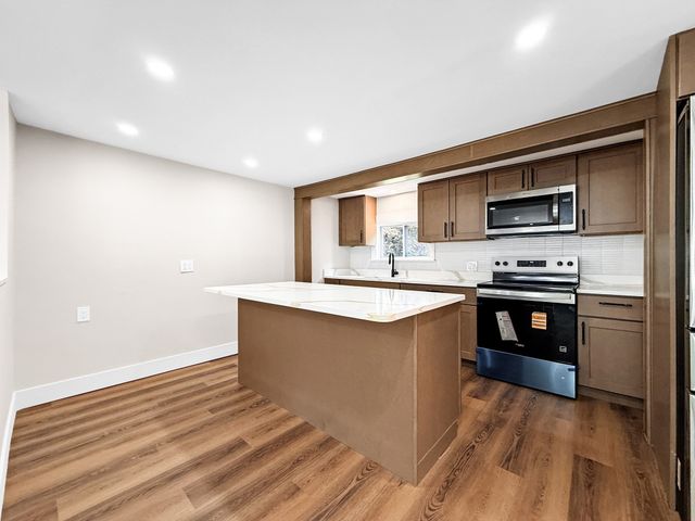 89 Goodale St, Haverhill, MA 01830