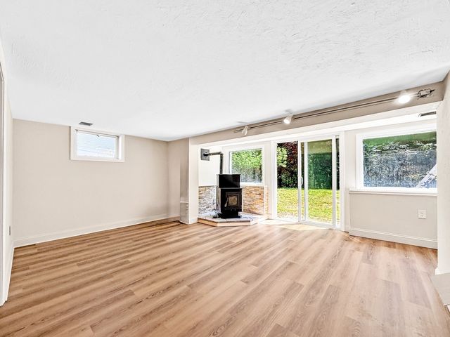 89 Goodale St, Haverhill, MA 01830