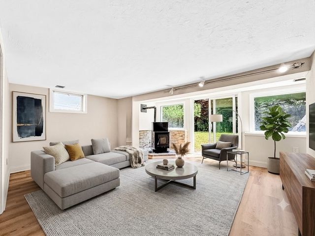 89 Goodale St, Haverhill, MA 01830