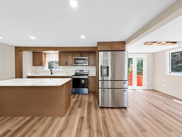 89 Goodale St, Haverhill, MA 01830