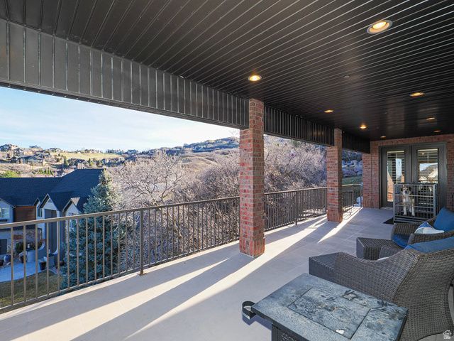 515 E TANGLEWOOD LOOP, North Salt Lake, UT 84054