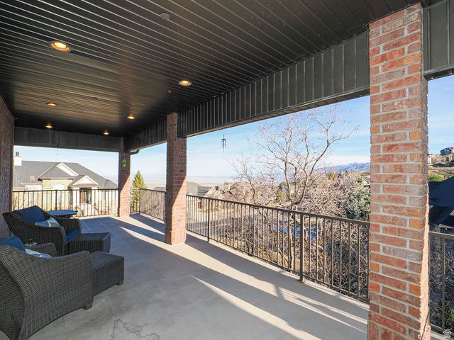 515 E TANGLEWOOD LOOP, North Salt Lake, UT 84054