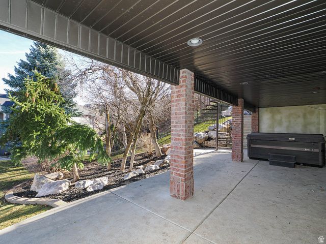 515 E TANGLEWOOD LOOP, North Salt Lake, UT 84054