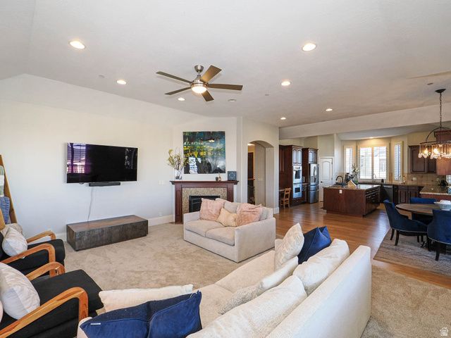 515 E TANGLEWOOD LOOP, North Salt Lake, UT 84054