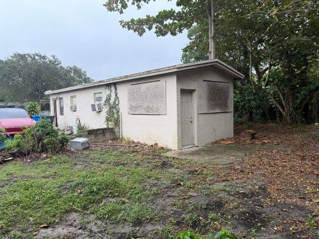 4530 SW 33rd Drive, West Park, FL 33023