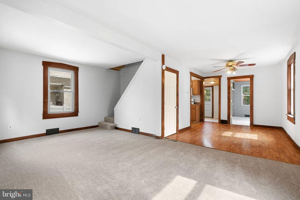 309 S LOWELL AVE, Bellmawr, NJ 08031
