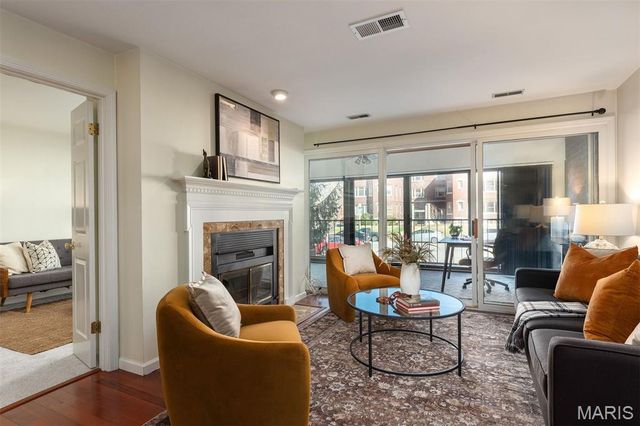 4554 Laclede Avenue 107, St Louis, MO 63108