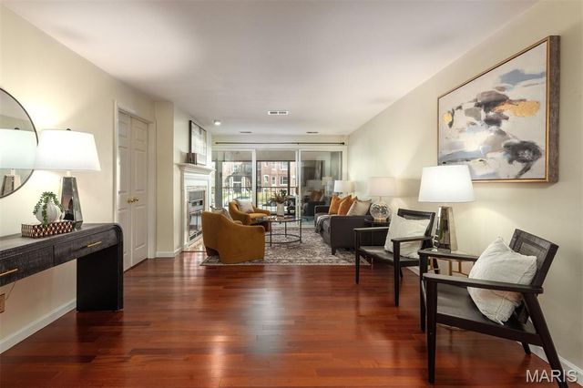 4554 Laclede Avenue 107, St Louis, MO 63108