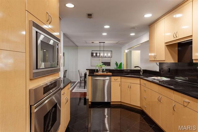 4554 Laclede Avenue 107, St Louis, MO 63108