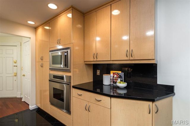 4554 Laclede Avenue 107, St Louis, MO 63108