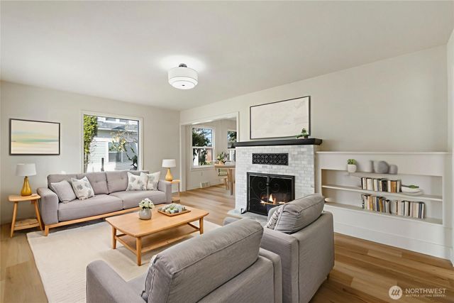 319 4th Avenue SE, Puyallup, WA 98372