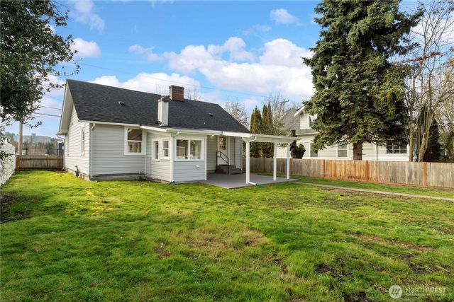 319 4th Avenue SE, Puyallup, WA 98372