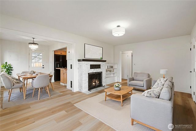 319 4th Avenue SE, Puyallup, WA 98372