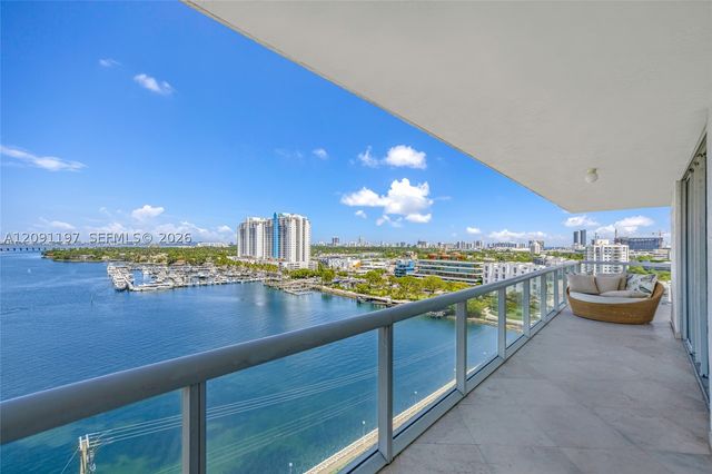 10 Venetian Way 1404, Miami Beach, FL 33139