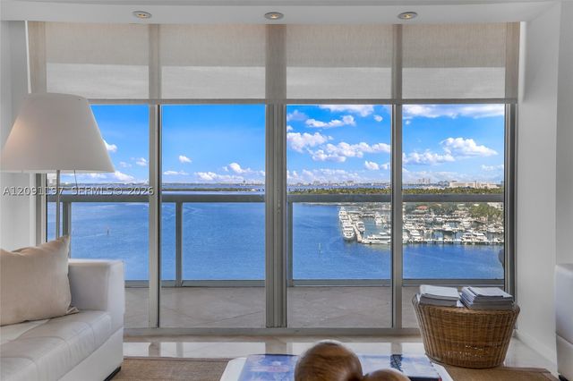 10 Venetian Way 1404, Miami Beach, FL 33139