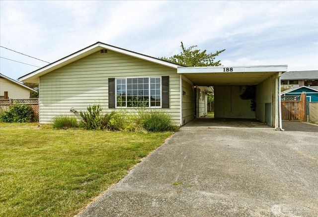 188 SW 8th Avenue, Oak Harbor, WA 98277