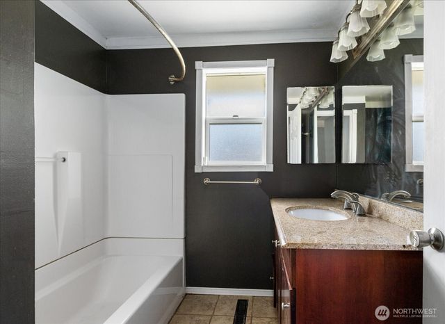 188 SW 8th Avenue, Oak Harbor, WA 98277
