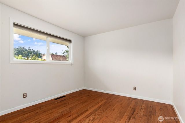188 SW 8th Avenue, Oak Harbor, WA 98277