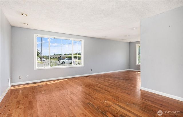 188 SW 8th Avenue, Oak Harbor, WA 98277
