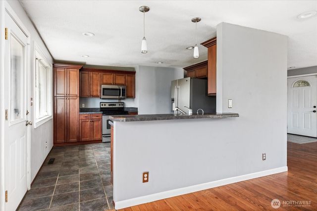 188 SW 8th Avenue, Oak Harbor, WA 98277