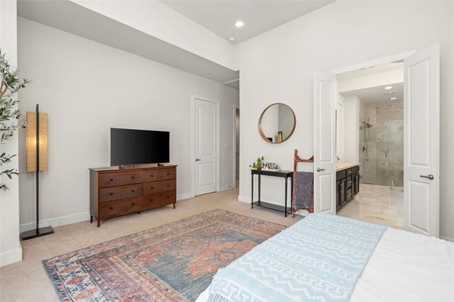 2609 Riverside Drive E, Houston, TX 77004