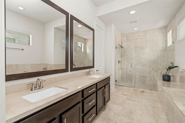 2609 Riverside Drive E, Houston, TX 77004