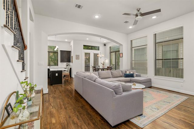2609 Riverside Drive E, Houston, TX 77004