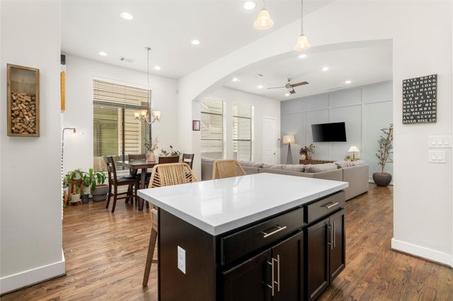 2609 Riverside Drive E, Houston, TX 77004