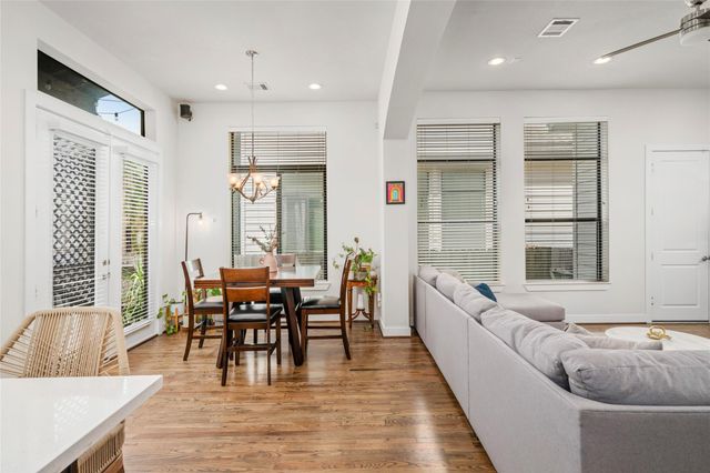 2609 Riverside Drive E, Houston, TX 77004