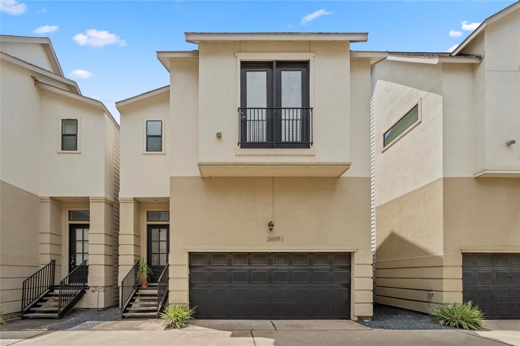 2609 Riverside Drive E, Houston, TX 77004