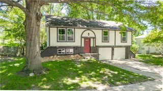 804 NW North Summit Circle, Blue Springs, MO 64015