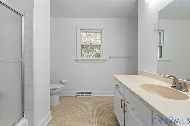 1600 Donora Ct, Henrico, VA 23229