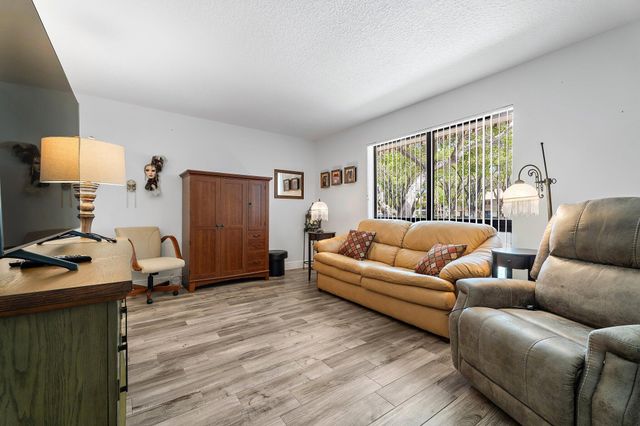 128 Brackenwood Road 128, Palm Beach Gardens, FL 33418