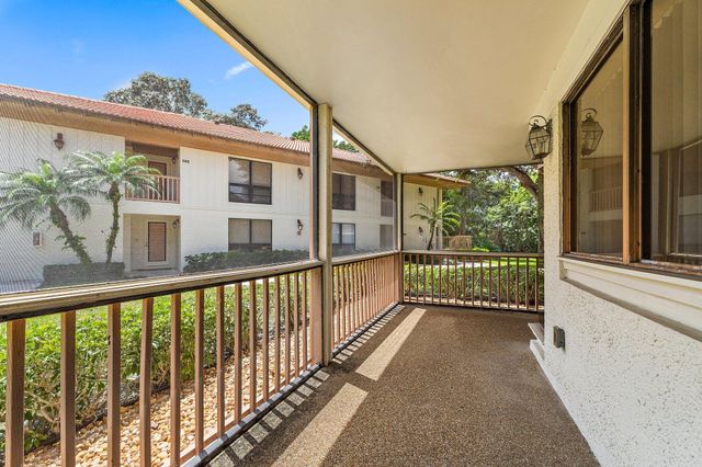 128 Brackenwood Road 128, Palm Beach Gardens, FL 33418