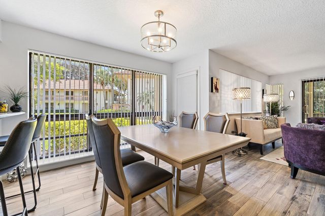 128 Brackenwood Road 128, Palm Beach Gardens, FL 33418