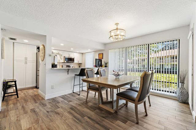 128 Brackenwood Road 128, Palm Beach Gardens, FL 33418