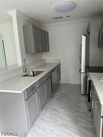 3225 E Riverside DR 54E, Fort Myers, FL 33916