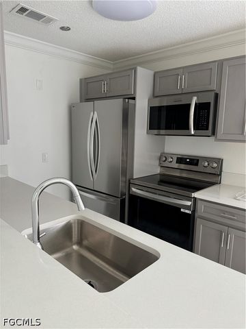 3225 E Riverside DR 54E, Fort Myers, FL 33916