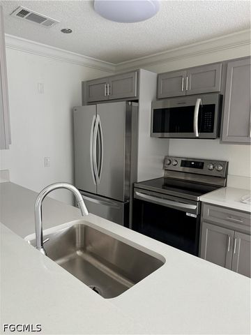 3225 E Riverside DR 54E, Fort Myers, FL 33916