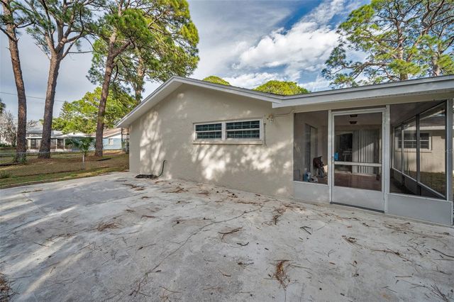 817 RIVERSIDE DRIVE, Tarpon Springs, FL 34689