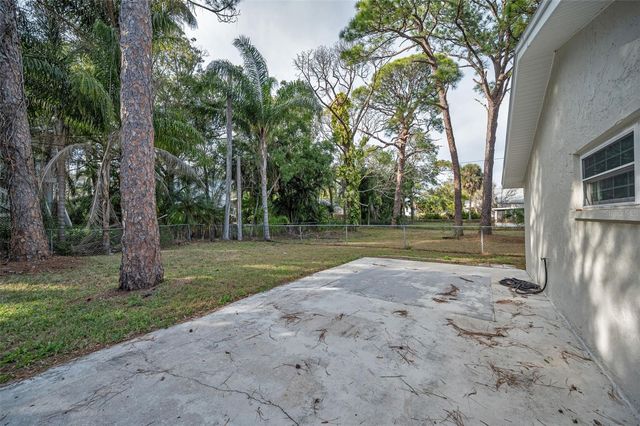 817 RIVERSIDE DRIVE, Tarpon Springs, FL 34689