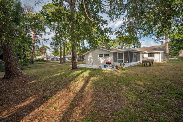 817 RIVERSIDE DRIVE, Tarpon Springs, FL 34689