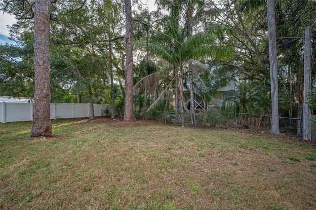 817 RIVERSIDE DRIVE, Tarpon Springs, FL 34689