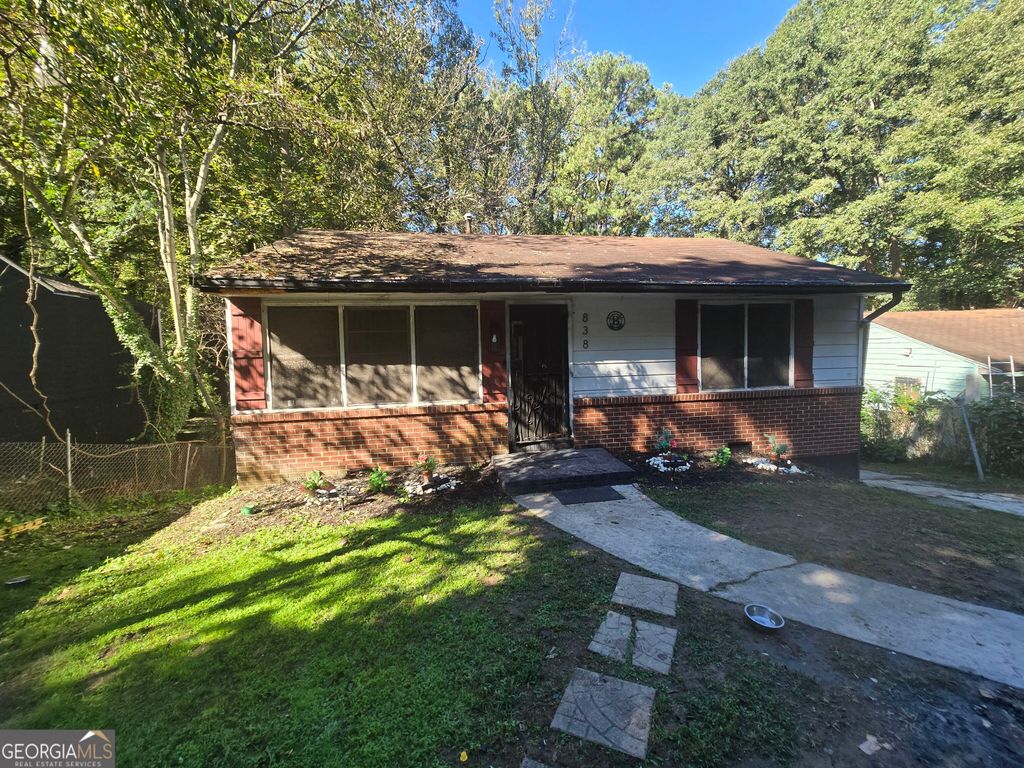 838 Woods Drive NW, Atlanta, GA 30318 — exterior