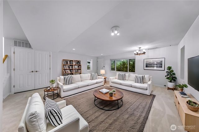 1757 9th Court NE, Issaquah, WA 98029