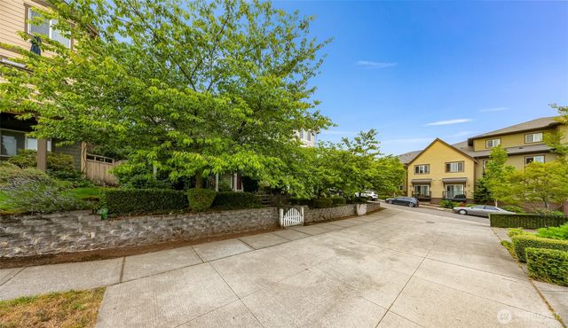 1757 9th Court NE, Issaquah, WA 98029