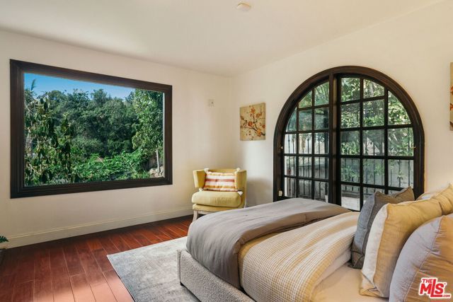 1664 Las Flores Drive, Glendale, CA 91207