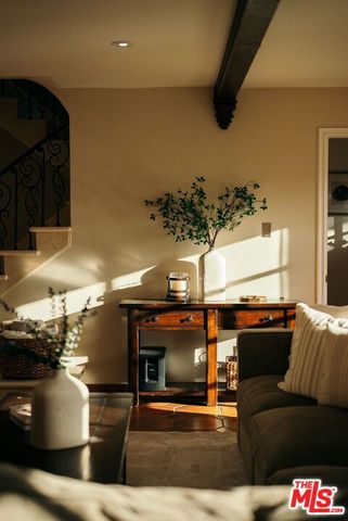 1664 Las Flores Drive, Glendale, CA 91207