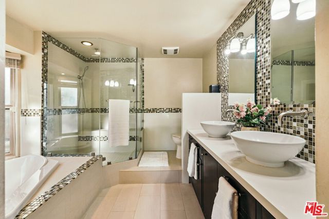 1664 Las Flores Drive, Glendale, CA 91207