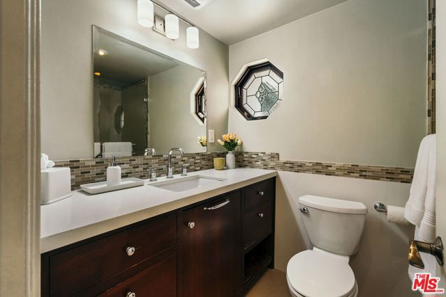 1664 Las Flores Drive, Glendale, CA 91207